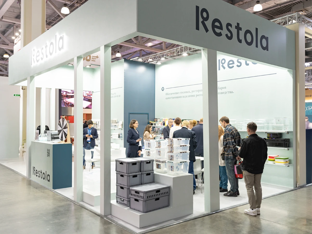 Restola на выставке «ПИР Экспо»-2025: новый фирменный стиль и практичные решения для HoReCa