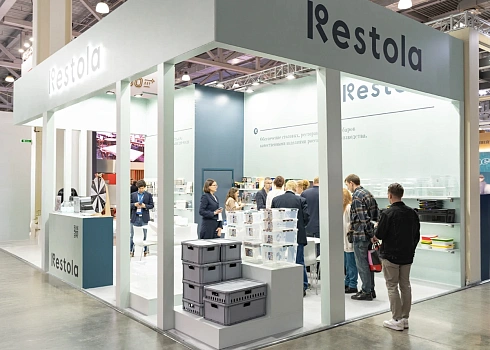 Restola на выставке «ПИР Экспо»-2025: новый фирменный стиль и практичные решения для HoReCa